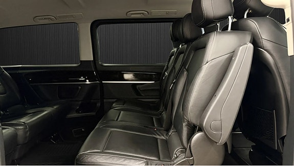 Mercedes-Benz V250 13 of 14