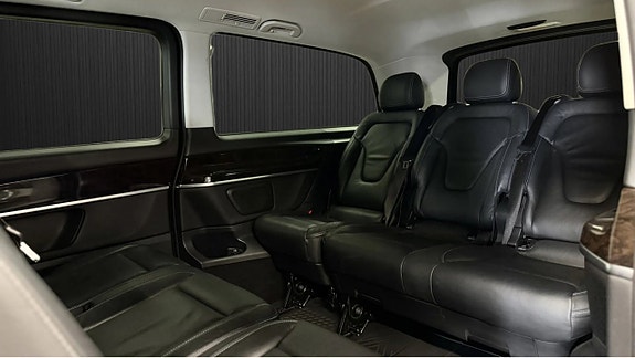Mercedes-Benz V250 11 of 14