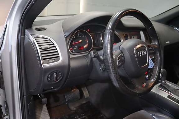 Audi Q7 28 of 28