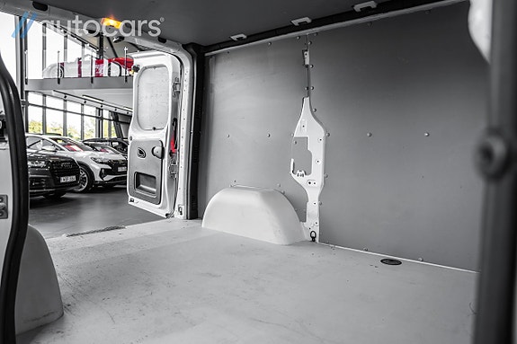 Opel Vivaro 17 of 30