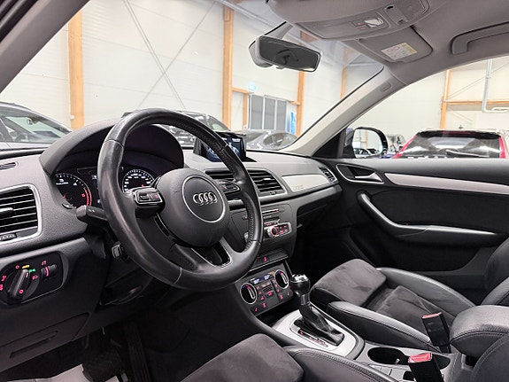 Audi Q3 9 of 17