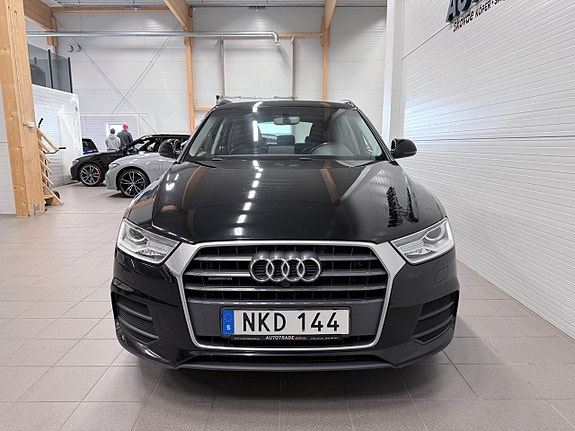 Audi Q3 2 of 17