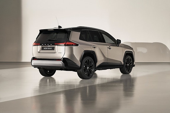 Toyota RAV4 7 of 13