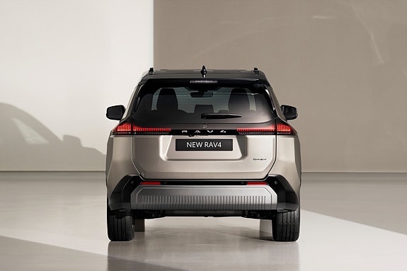 Toyota RAV4 6 of 13