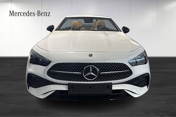 Mercedes-Benz CLE200 3 of 5