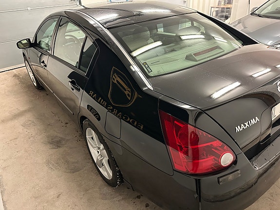 Nissan Maxima 6 of 17