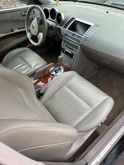 Nissan Maxima 10 of 17