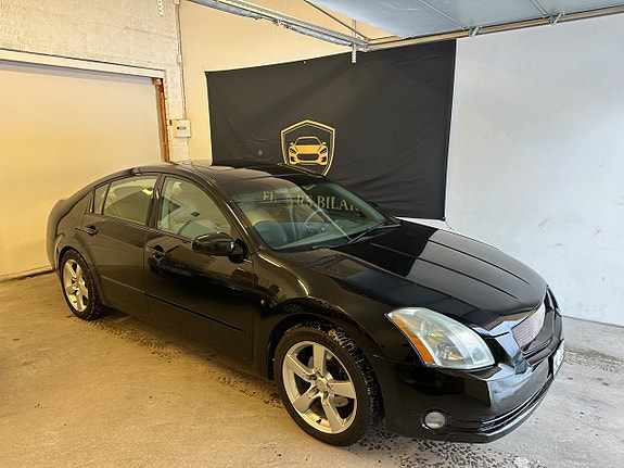 Nissan Maxima 2 of 5