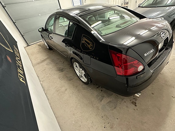 Nissan Maxima 5 of 5