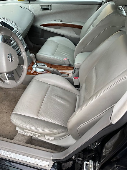 Nissan Maxima 8 of 17