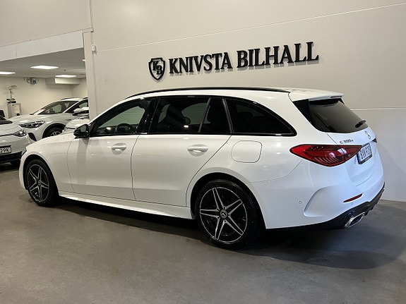 Mercedes-Benz C300 2 of 5