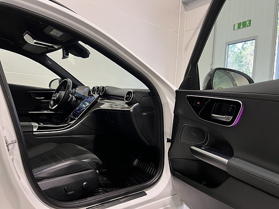 Mercedes-Benz C300 22 of 26