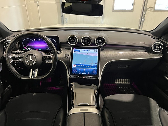 Mercedes-Benz C300 15 of 26