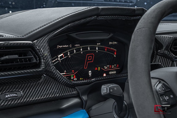 Lamborghini Urus 13 of 27