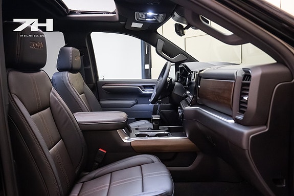 Chevrolet Silverado EV 17 of 28