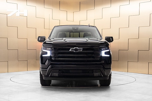 Chevrolet Silverado EV 2 of 28