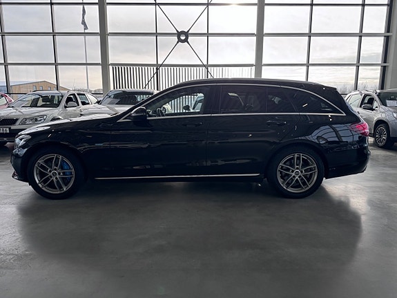 Mercedes-Benz C350 2 of 5