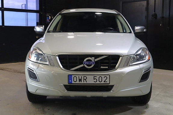 Volvo XC60 2 of 25