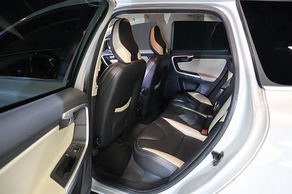 Volvo XC60 18 of 25