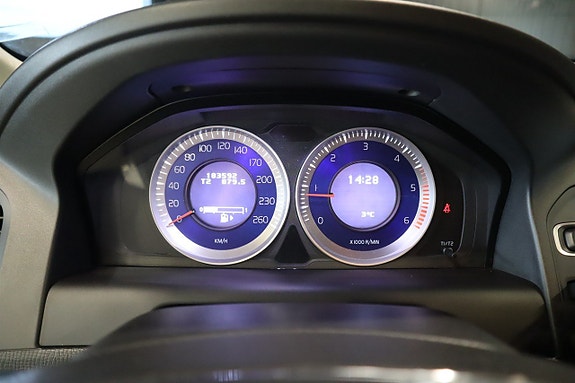 Volvo XC60 9 of 25