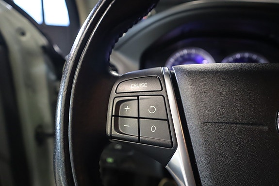 Volvo XC60 16 of 25