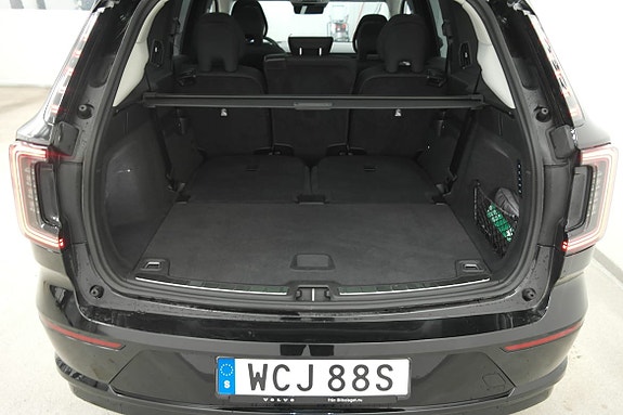 Volvo EX90 18 of 20