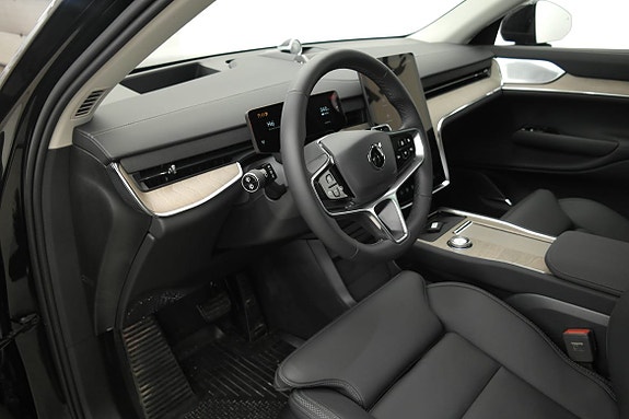 Volvo EX90 8 of 20