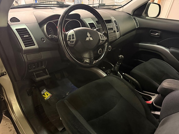 Mitsubishi Outlander 6 of 15
