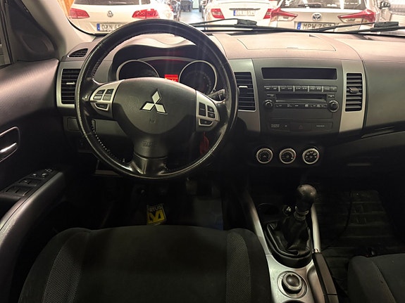 Mitsubishi Outlander 9 of 15