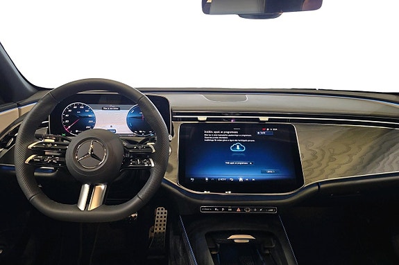 Mercedes-Benz E300 de 8 of 14