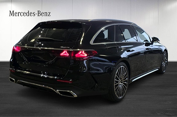Mercedes-Benz E300 de 4 of 14