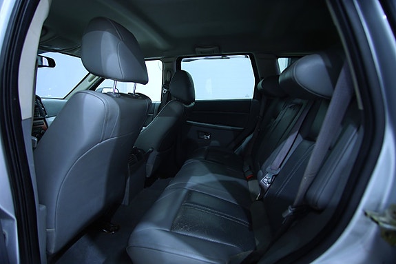 Jeep Grand Cherokee 8 of 16