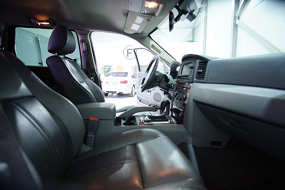 Jeep Grand Cherokee 16 of 16