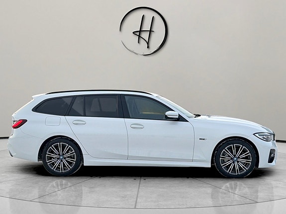 BMW 330e 6 of 30