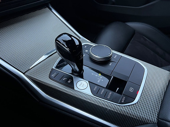 BMW 330e 14 of 30
