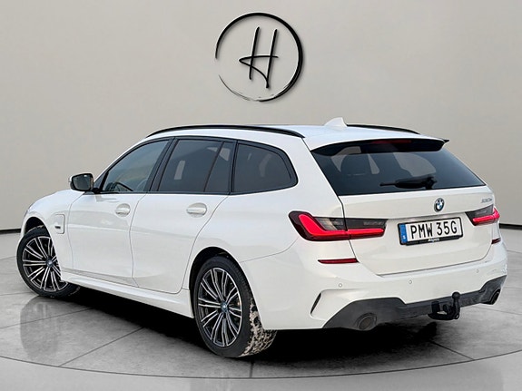 BMW 330e 9 of 30