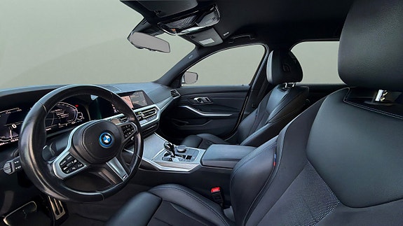 BMW 330e 10 of 30