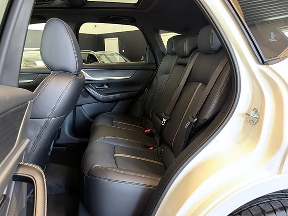 Mazda CX-60 13 of 19