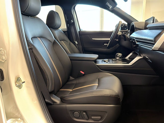 Mazda CX-60 12 of 19