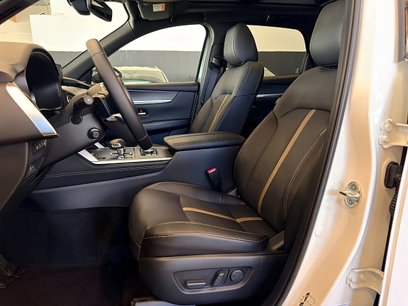 Mazda CX-60 11 of 19