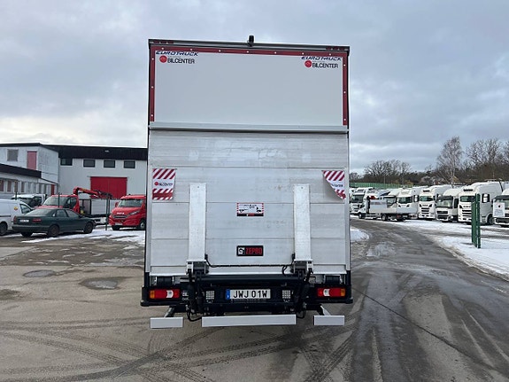 Iveco Daily 72C18 A8 Skåpbil Öppningsbarsida Fullutrustad 4 of 12