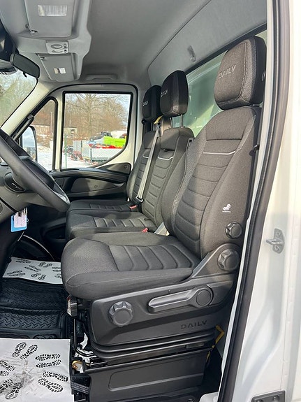 Iveco Daily 72C18 A8 Skåpbil Öppningsbarsida Fullutrustad 11 of 12