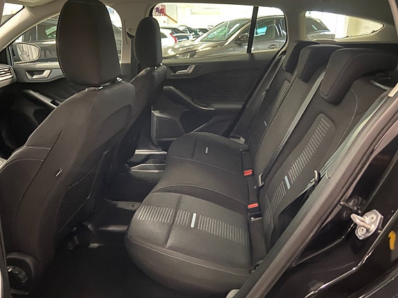 Ford Focus 9 of 21