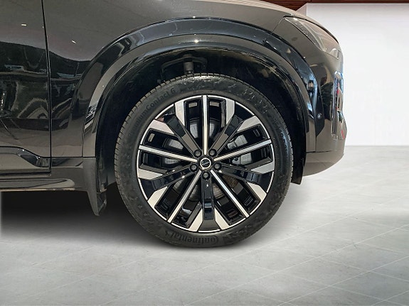 Volvo XC90 9 of 17