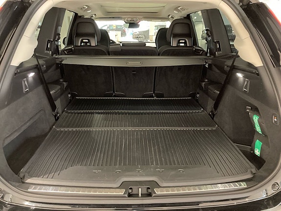 Volvo XC90 13 of 17