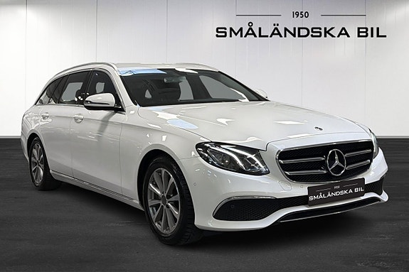 Mercedes-Benz E200 2 of 5