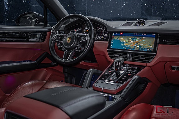 Porsche Cayenne 18 of 21