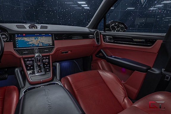 Porsche Cayenne 17 of 21