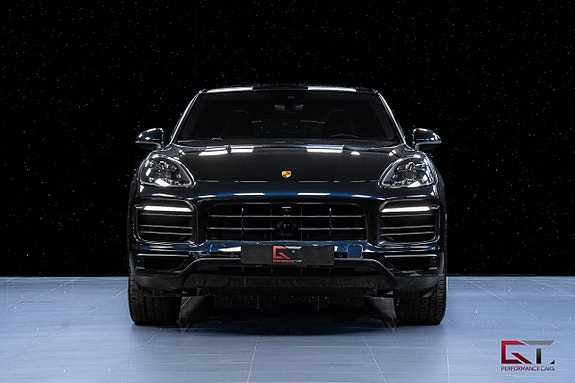 Porsche Cayenne 4 of 5