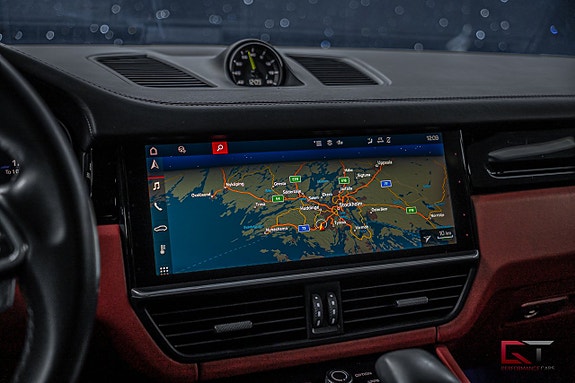 Porsche Cayenne 12 of 21